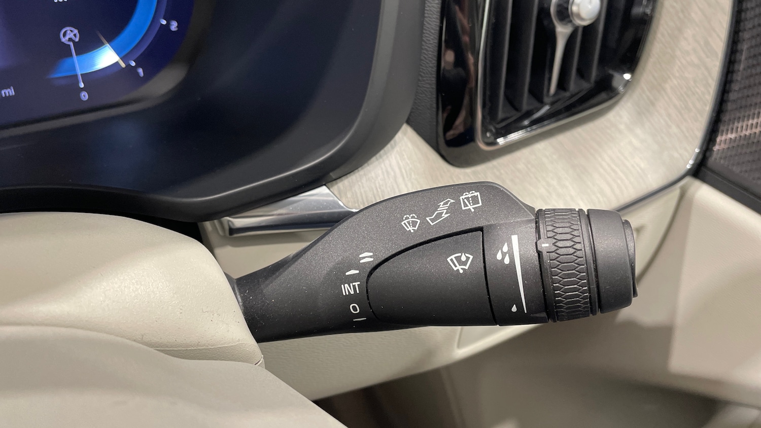 Used Volvo XC60 2022 for sale - 77950602: Photo 19