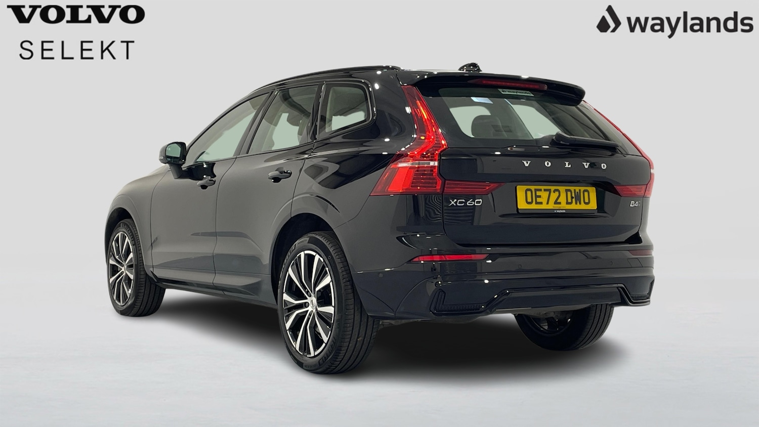 Used Volvo XC60 2022 for sale - 77950602: Photo 2