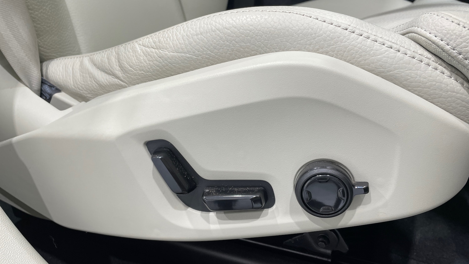 Used Volvo XC60 2022 for sale - 77950602: Photo 23