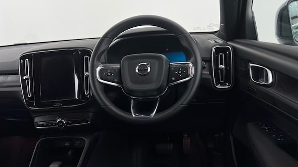 Used Volvo XC40 2023 for sale - 75738495: Photo 10