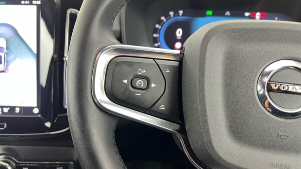 Used Volvo XC40 2023 for sale - 75738495: Photo 21
