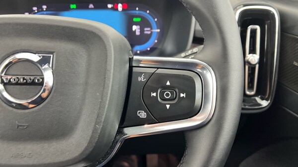 Used Volvo XC40 2023 for sale - 75738495: Photo 22