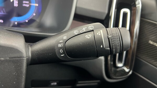 Used Volvo XC40 2023 for sale - 75738495: Photo 23
