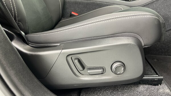 Used Volvo XC40 2023 for sale - 75738495: Photo 29