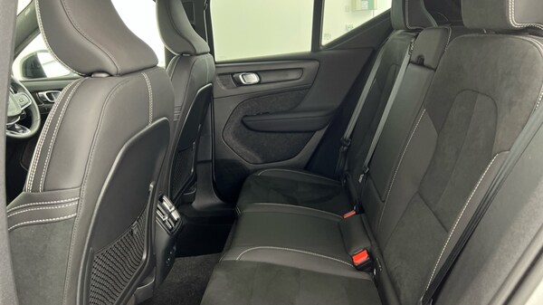 Used Volvo XC40 2023 for sale - 75738495: Photo 32