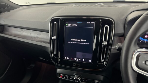 Used Volvo XC40 2023 for sale - 75738495: Photo 41