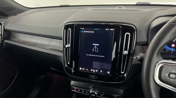 Used Volvo XC40 2023 for sale - 75738495: Photo 42