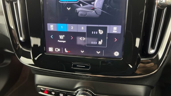 Used Volvo XC40 2023 for sale - 75738495: Photo 46