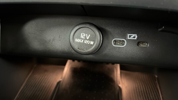 Used Volvo XC40 2023 for sale - 75738495: Photo 48