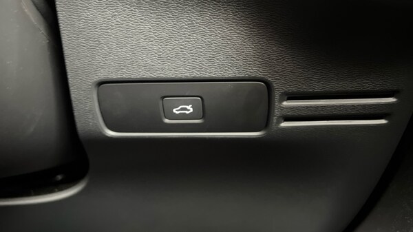 Used Volvo XC40 2023 for sale - 75738495: Photo 51