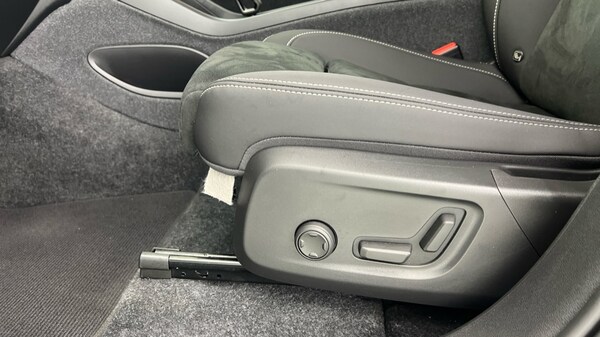 Used Volvo XC40 2023 for sale - 75738495: Photo 59