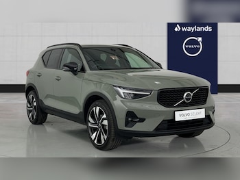 2025 - Plus, B4 Mild hybrid, Petrol, Dark 5-Door