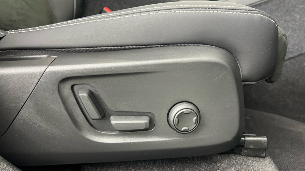 Used Volvo C40 2023 for sale - 77300493: Photo 28