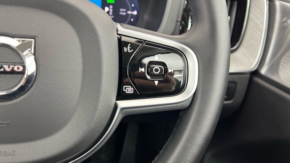 Used Volvo XC60 2025 for sale - 77786088: Photo 22