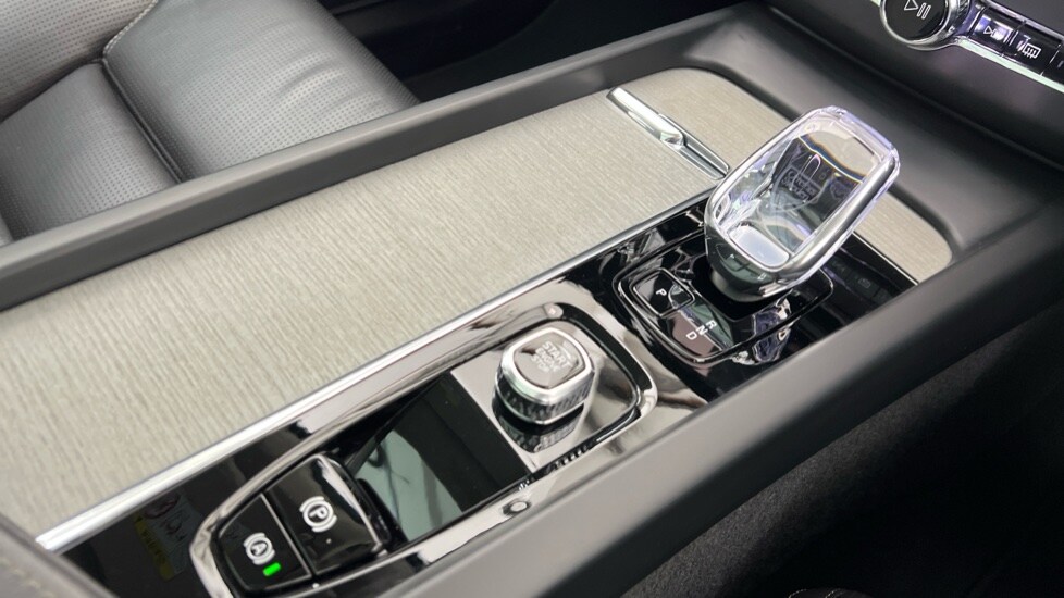 Used Volvo XC60 2025 for sale - 77786088: Photo 25