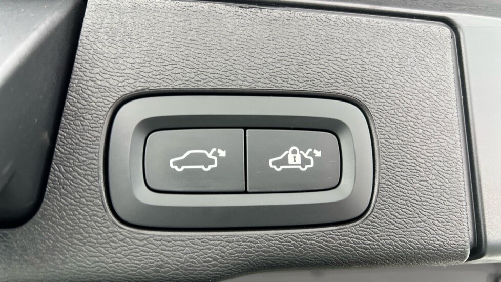 Used Volvo XC60 2025 for sale - 77786088: Photo 35