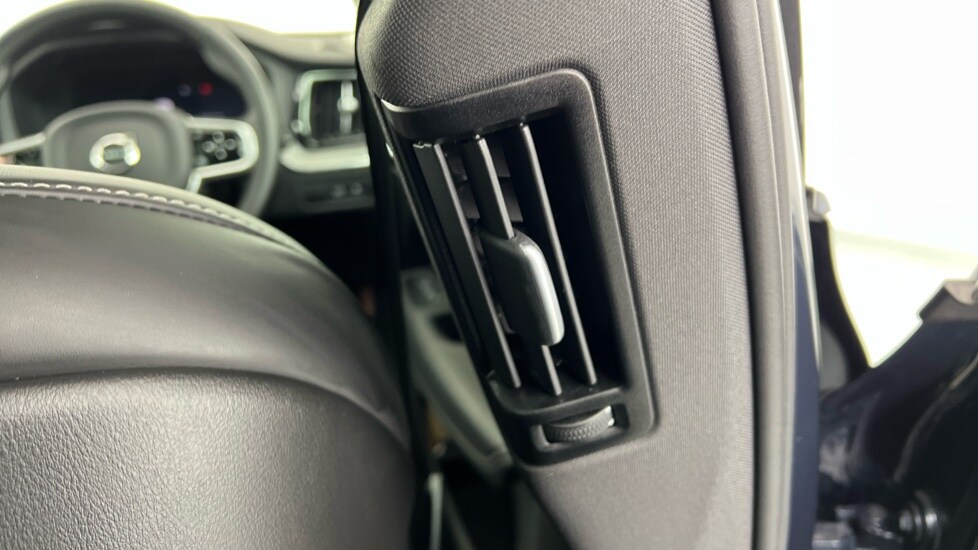 Used Volvo XC60 2025 for sale - 77786088: Photo 39