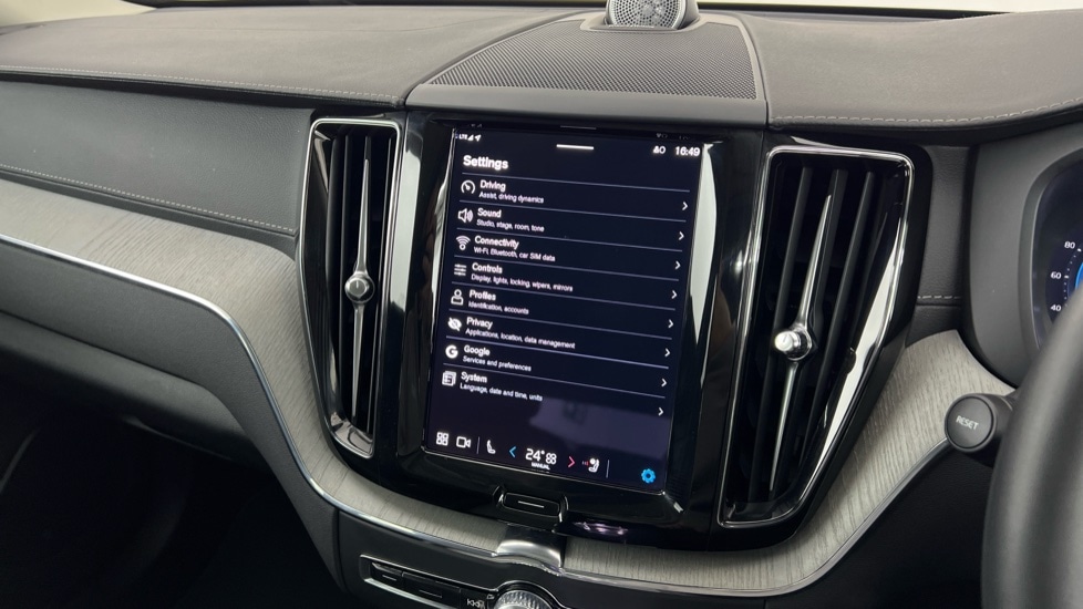 Used Volvo XC60 2025 for sale - 77312277: Photo 17