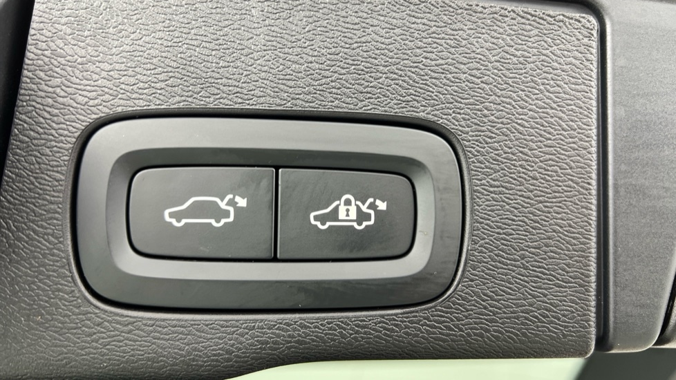 Used Volvo XC60 2025 for sale - 77312277: Photo 35