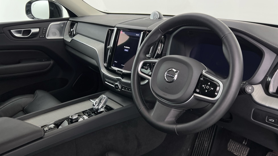 Used Volvo XC60 2025 for sale - 77312277: Photo 4