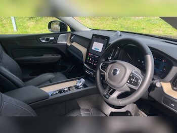 Used Volvo XC60 2025 for sale - 78757243: Photo