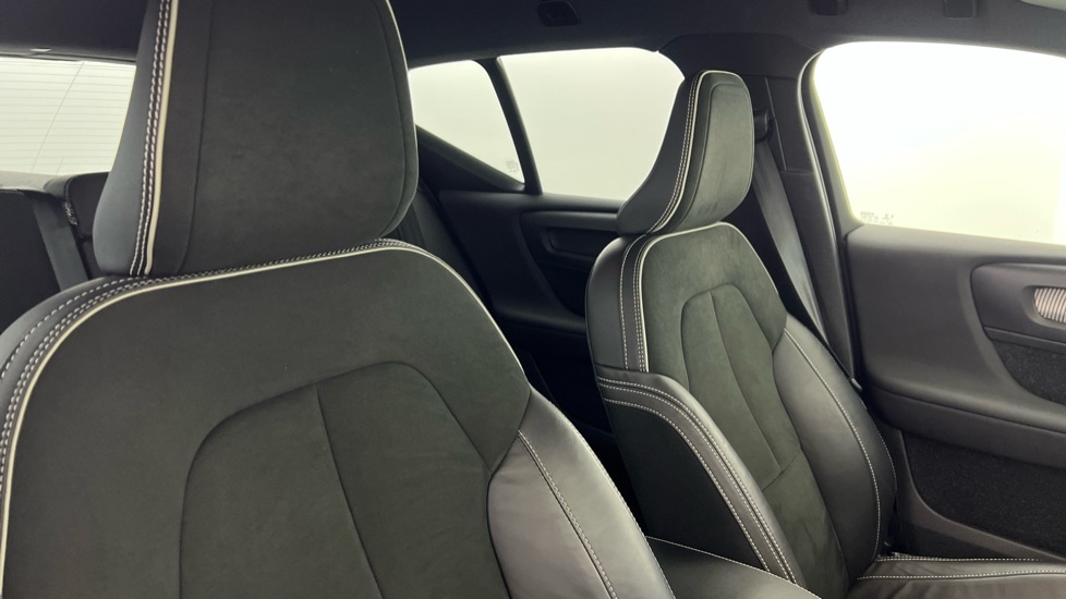Used Volvo XC40 2021 for sale - 76168717: Photo 30
