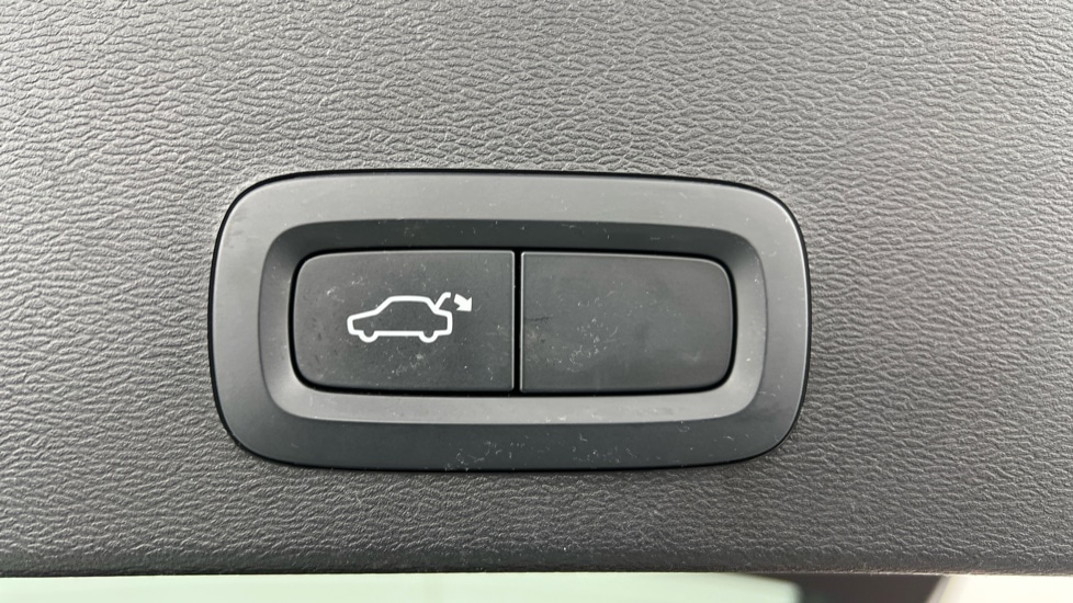 Used Volvo XC40 2021 for sale - 76168717: Photo 34