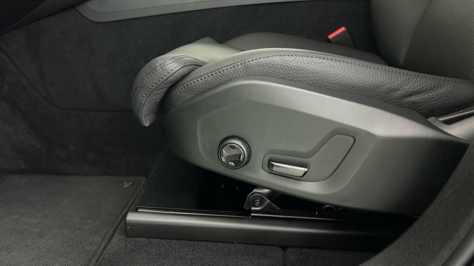 Used Volvo XC60 2022 for sale - 75843775: Photo 59