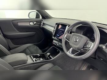 Used Volvo XC40 2023 for sale - 79827060: Photo