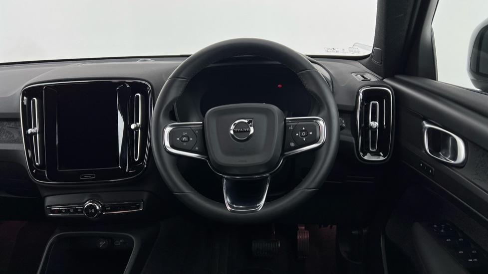 Used Volvo XC40 2024 for sale - 77071049: Photo 10