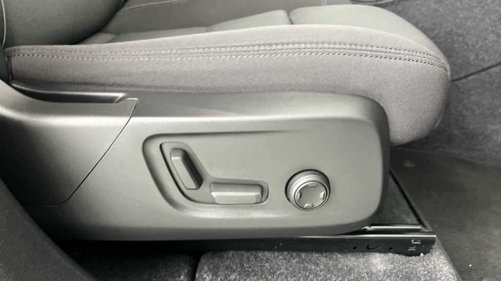 Used Volvo XC40 2024 for sale - 77071049: Photo 29