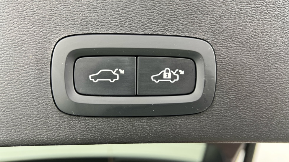 Used Volvo XC40 2024 for sale - 77071049: Photo 34