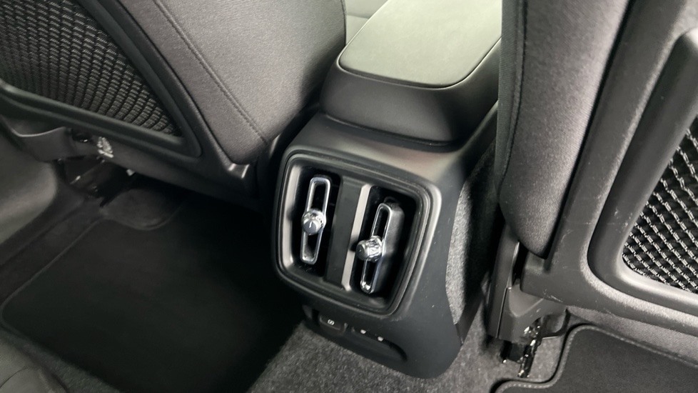 Used Volvo XC40 2024 for sale - 77071049: Photo 38