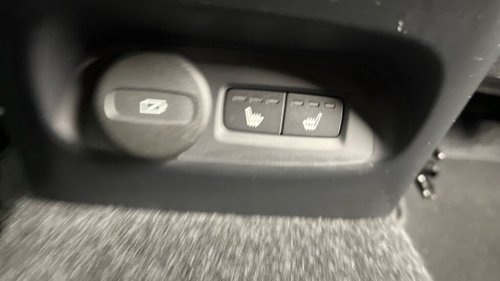 Used Volvo XC40 2024 for sale - 77071049: Photo 39