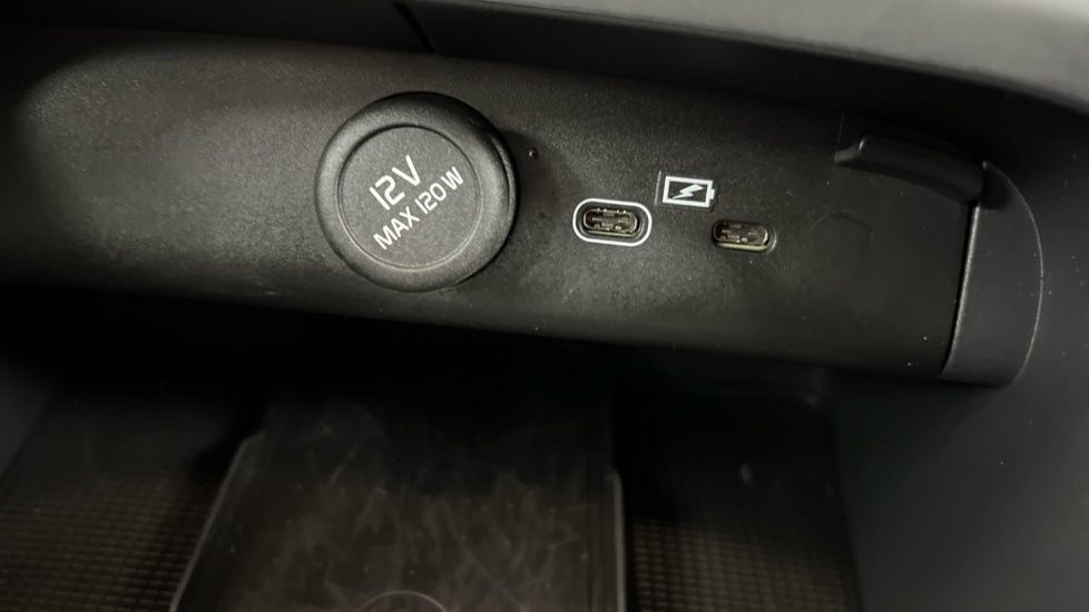 Used Volvo XC40 2024 for sale - 77071049: Photo 49