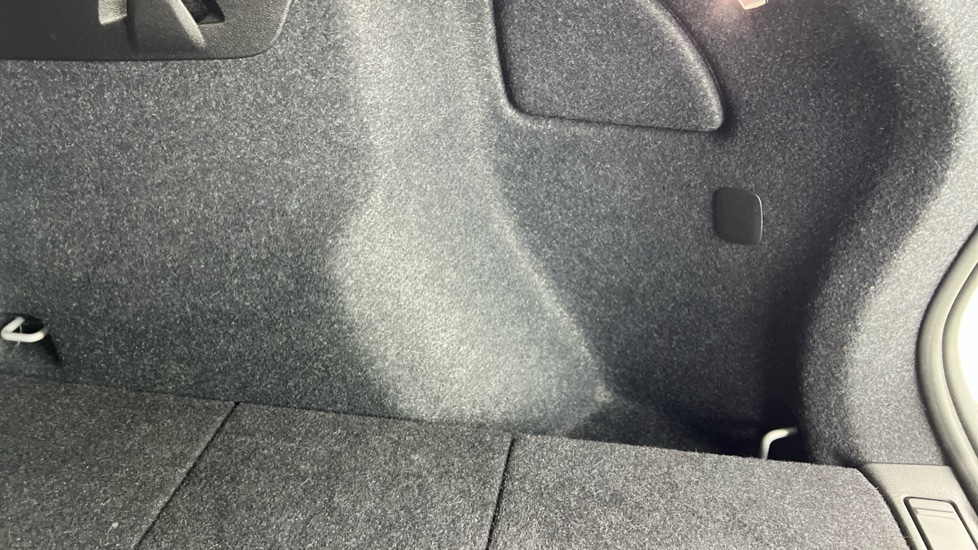 Used Volvo XC40 2024 for sale - 77071049: Photo 56