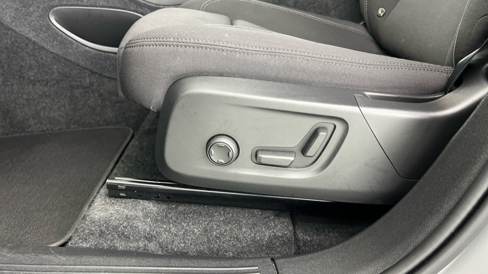 Used Volvo XC40 2024 for sale - 77071049: Photo 62