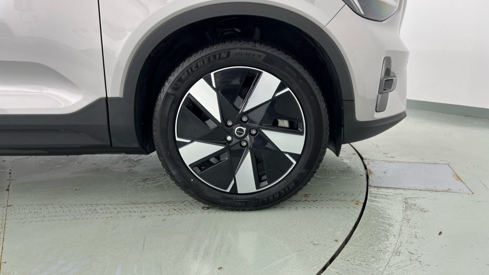 Used Volvo XC40 2024 for sale - 77071049: Photo 65