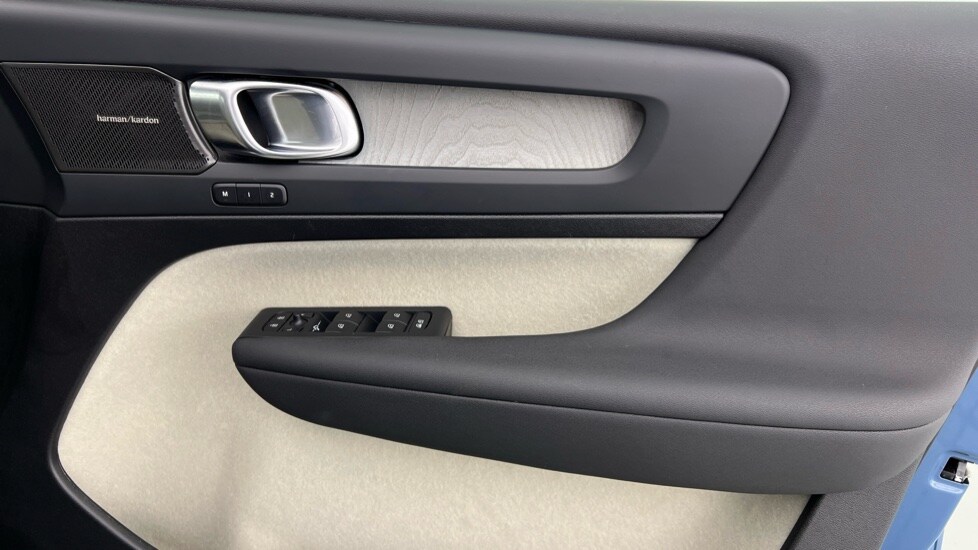 Used Volvo XC40 2024 for sale - 77799839: Photo 29