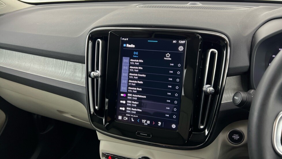 Used Volvo XC40 2024 for sale - 77799839: Photo 41