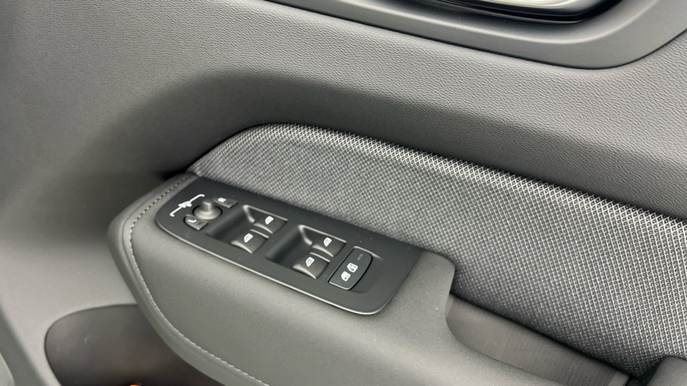 Used Volvo XC60 2025 for sale - 77333147: Photo 24