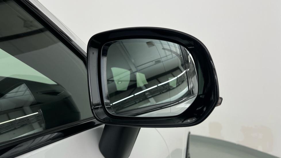 Used Volvo XC60 2025 for sale - 77333147: Photo 32