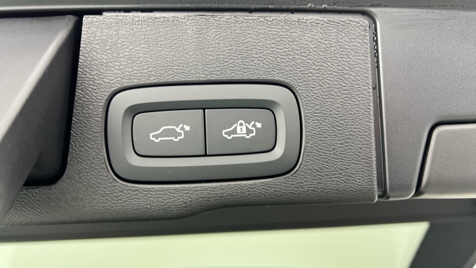 Used Volvo XC60 2025 for sale - 77333147: Photo 35