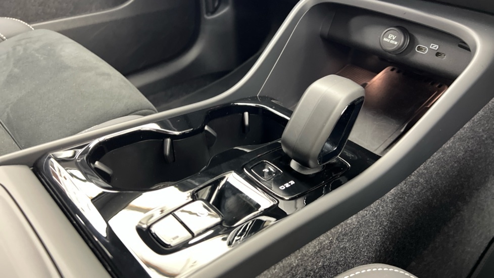 Used Volvo XC40 2025 for sale - 77244667: Photo 31