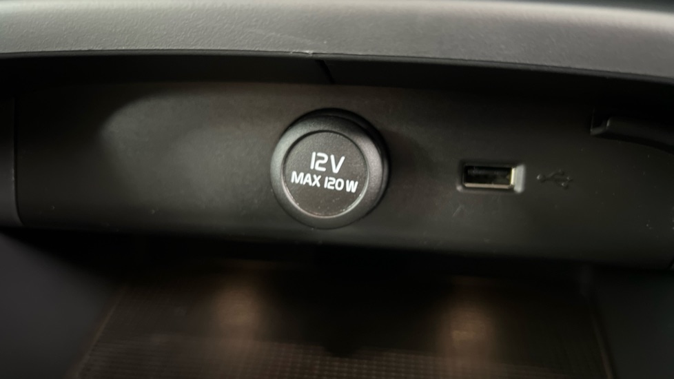 Used Volvo XC40 2018 for sale - 76928078: Photo 40