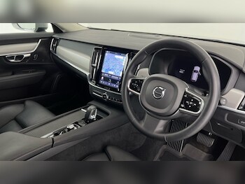 Used Volvo V90 2023 for sale - 78055294: Photo