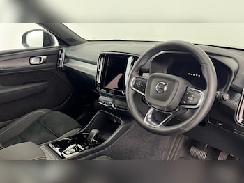 Used Volvo XC40 2025 for sale - 78804430: Photo