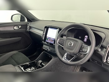 Used Volvo XC40 2024 for sale - 78450185: Photo