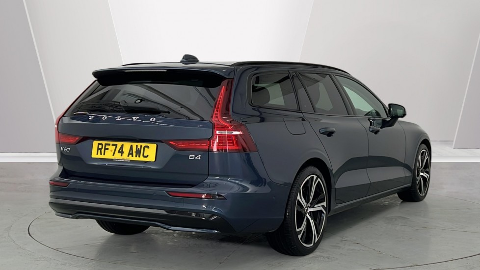 Used Volvo V60 2025 for sale - 77532022: Photo 2