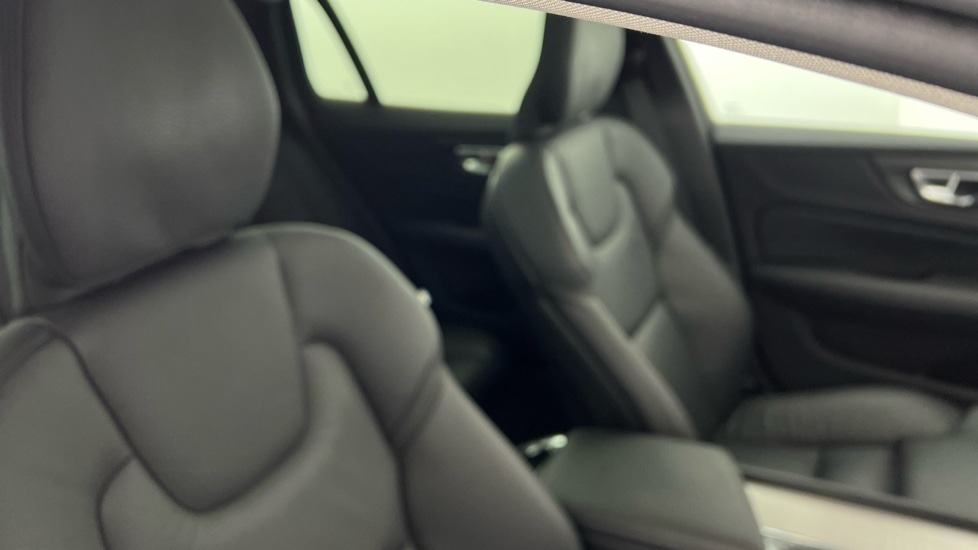 Used Volvo V60 2025 for sale - 77532022: Photo 38